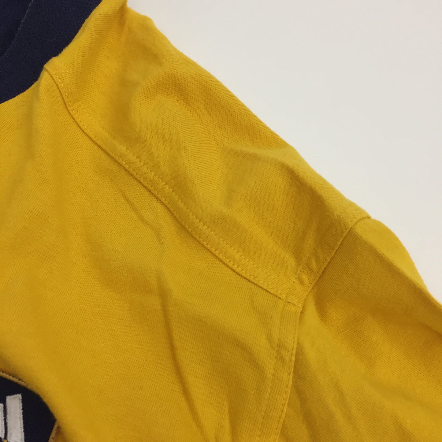 0083 Adidas Vintage T-Shirt