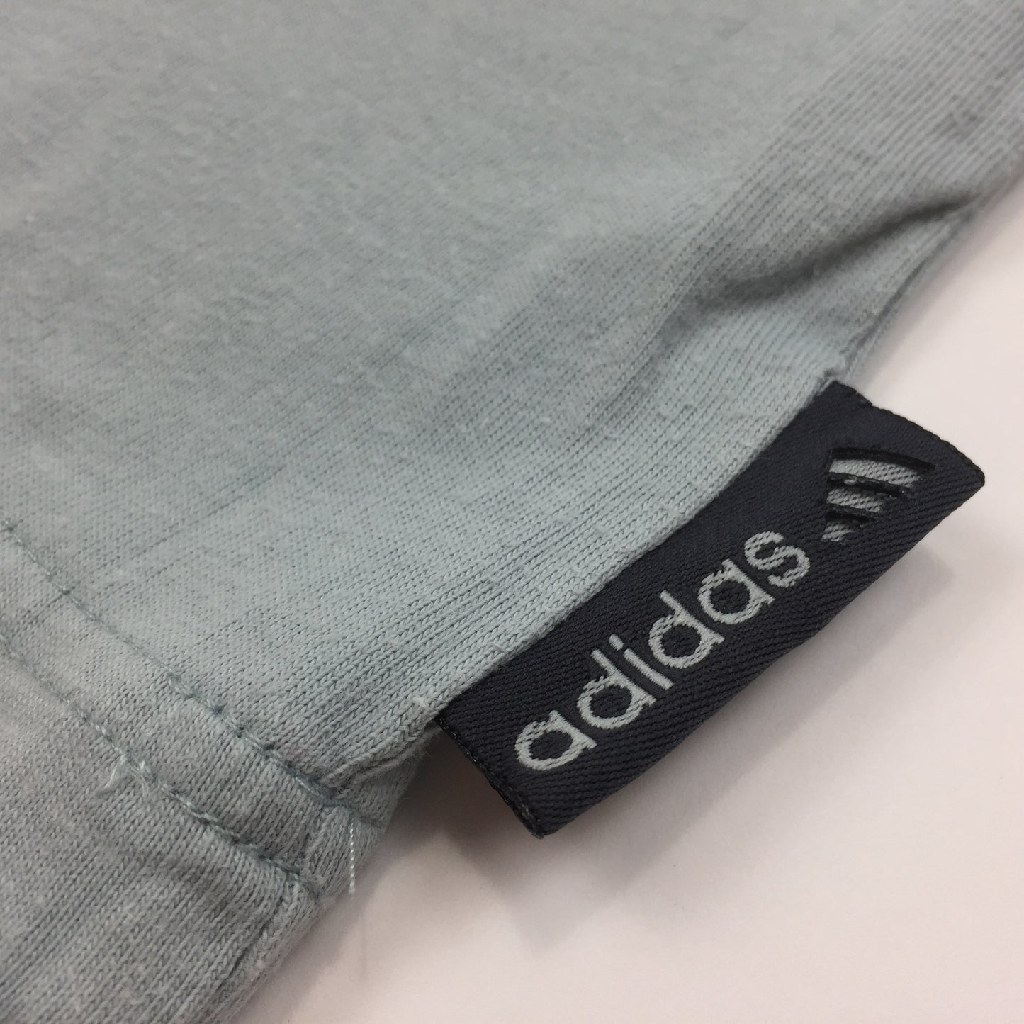 0271 Adidas Vintage Logo T-Shirt