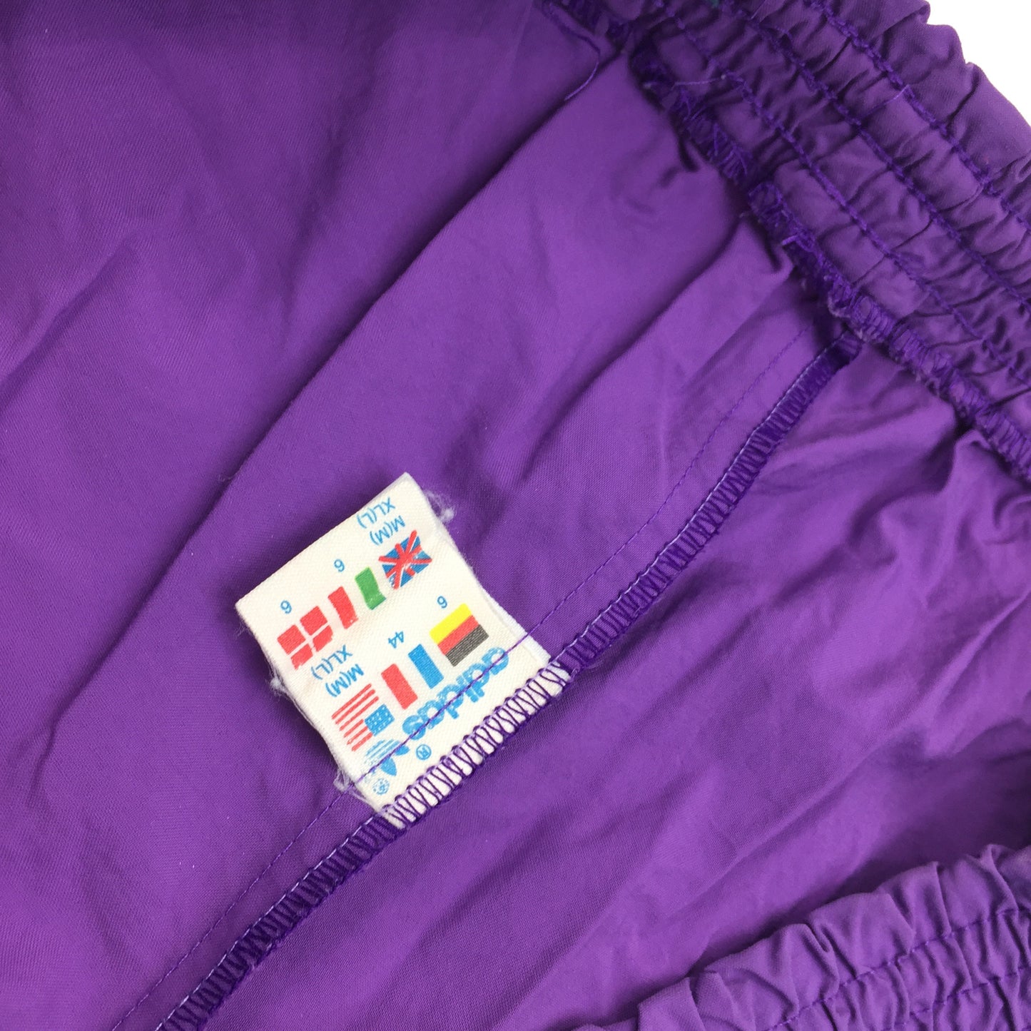 0340 Adidas Vintage 90s Running Shorts