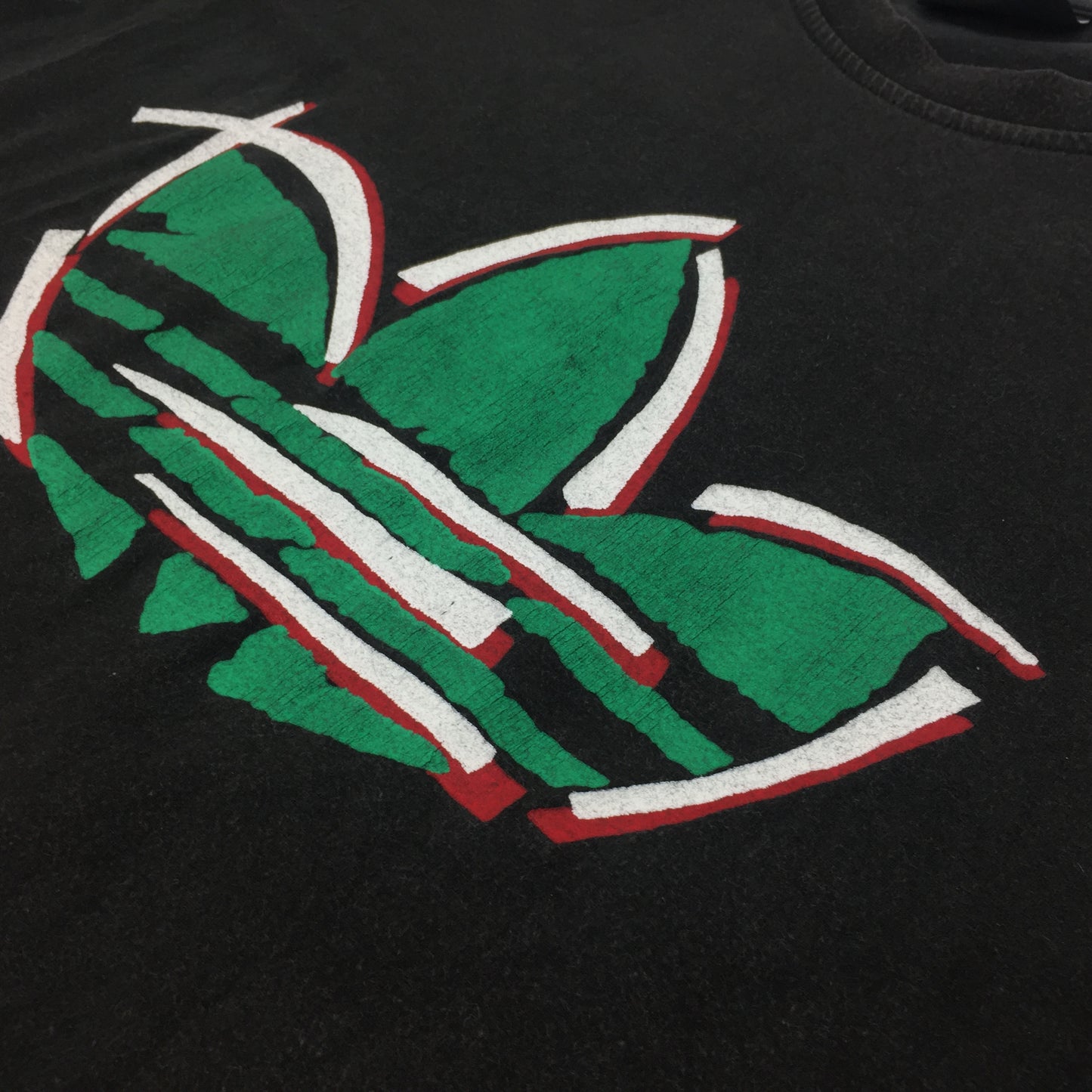 0542 Adidas Vintage 90s Trefoil T-Shirt