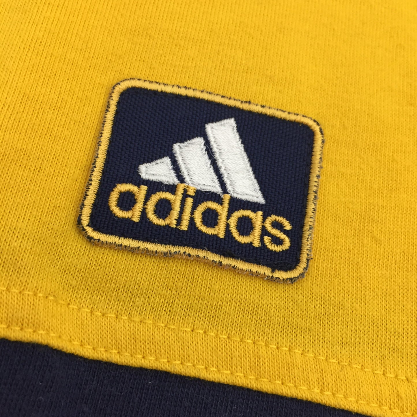 0083 Adidas Vintage T-Shirt