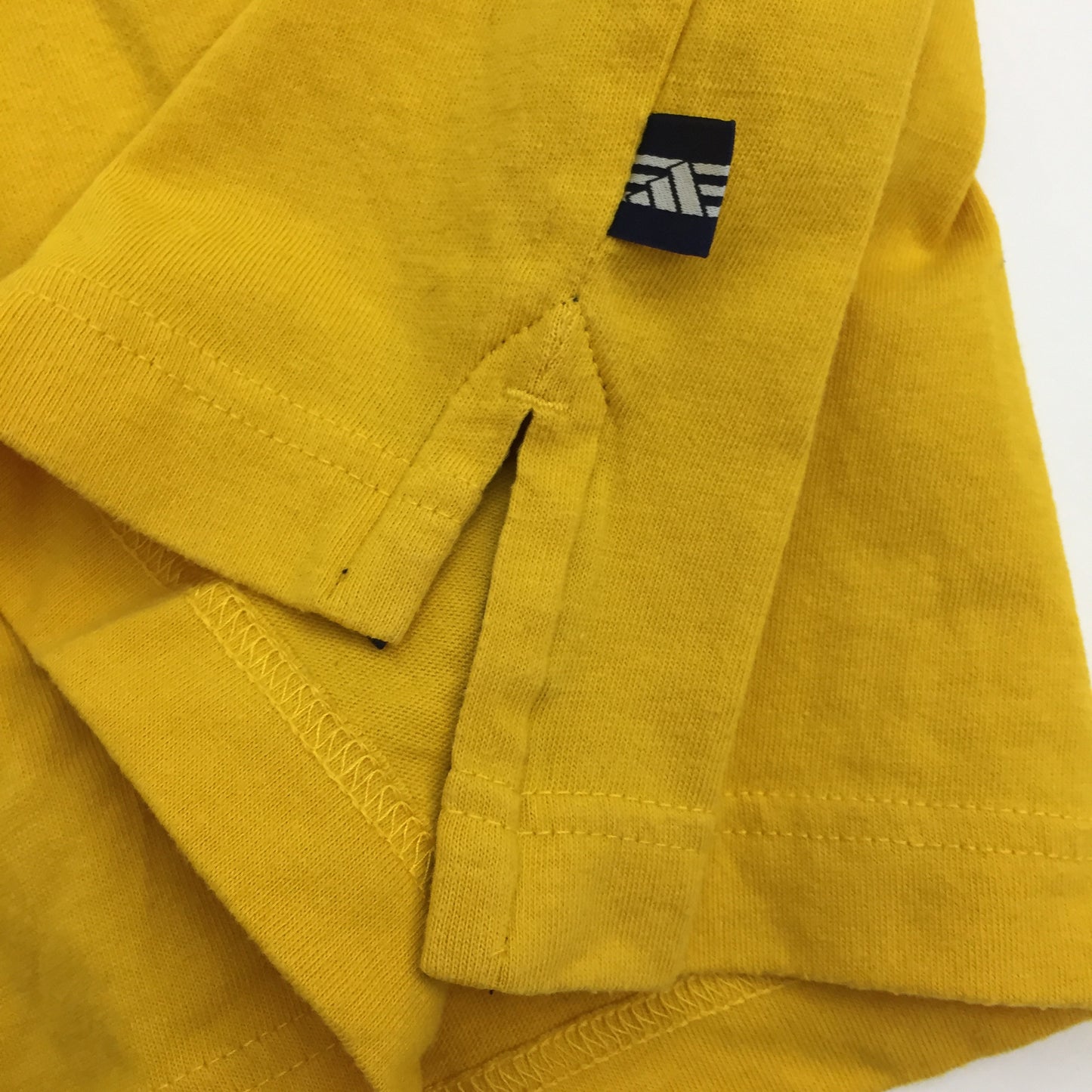 0083 Adidas Vintage T-Shirt