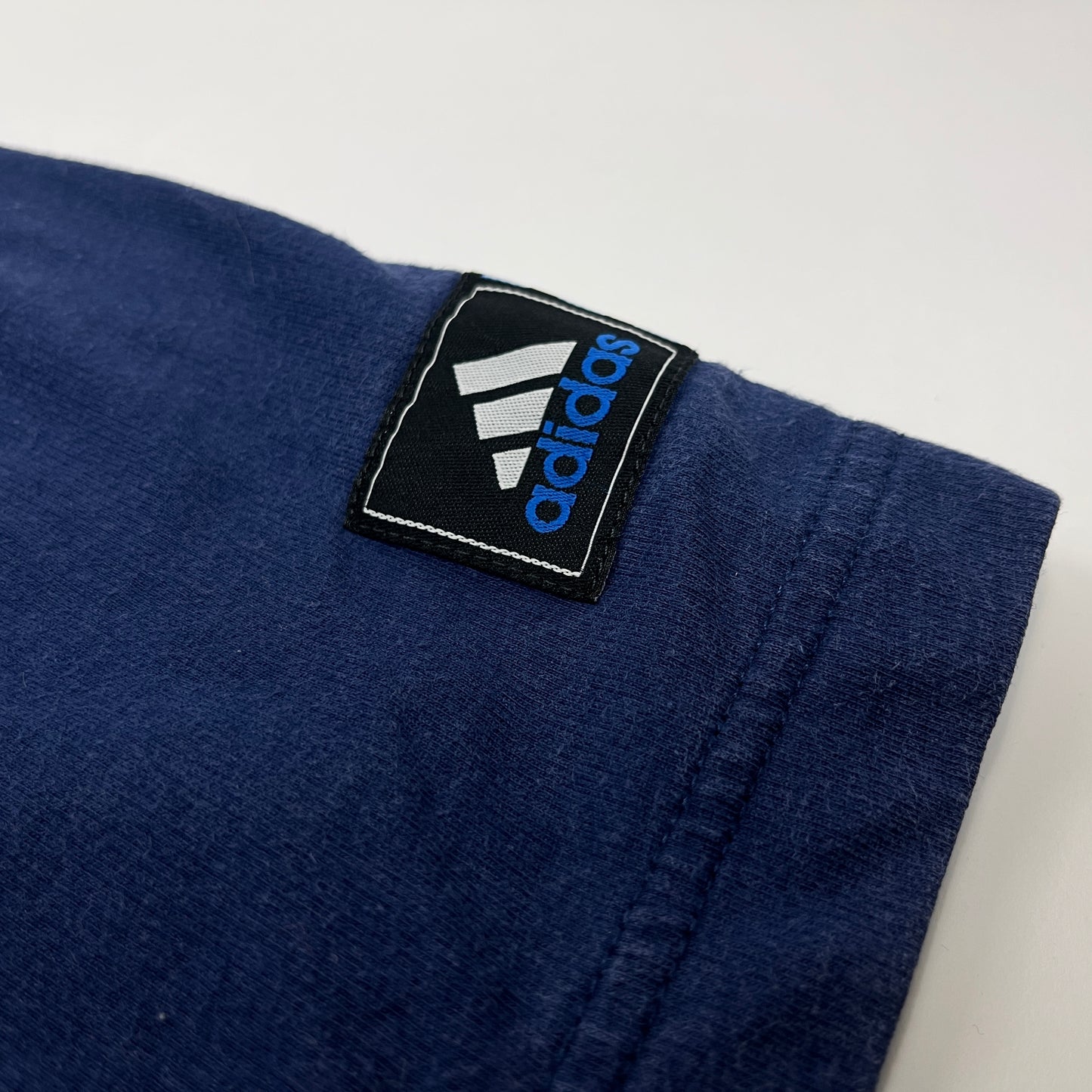 0798 Adidas Vintage 90s T-Shirt