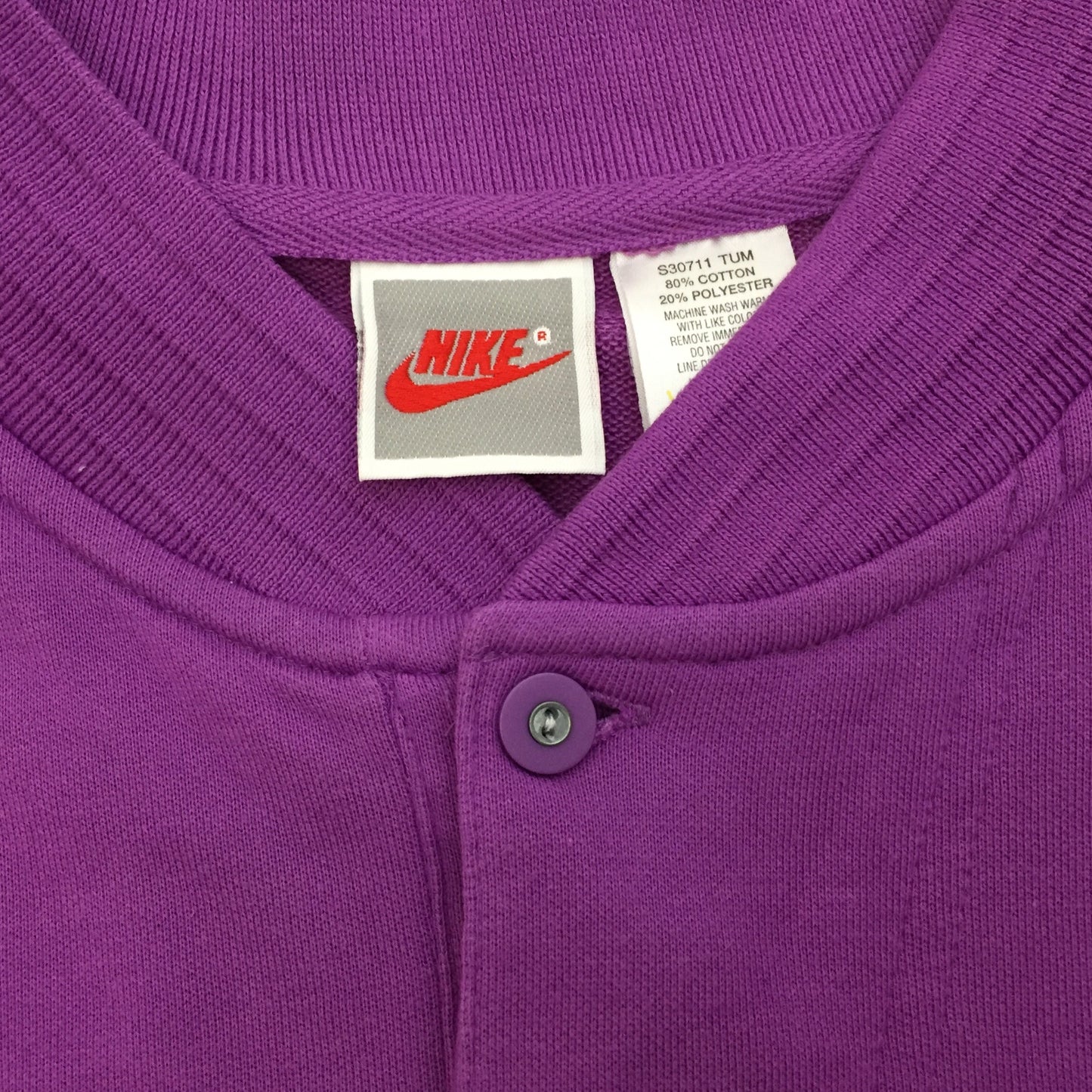 0171 Nike Vintage Sports And Fitness Shirt