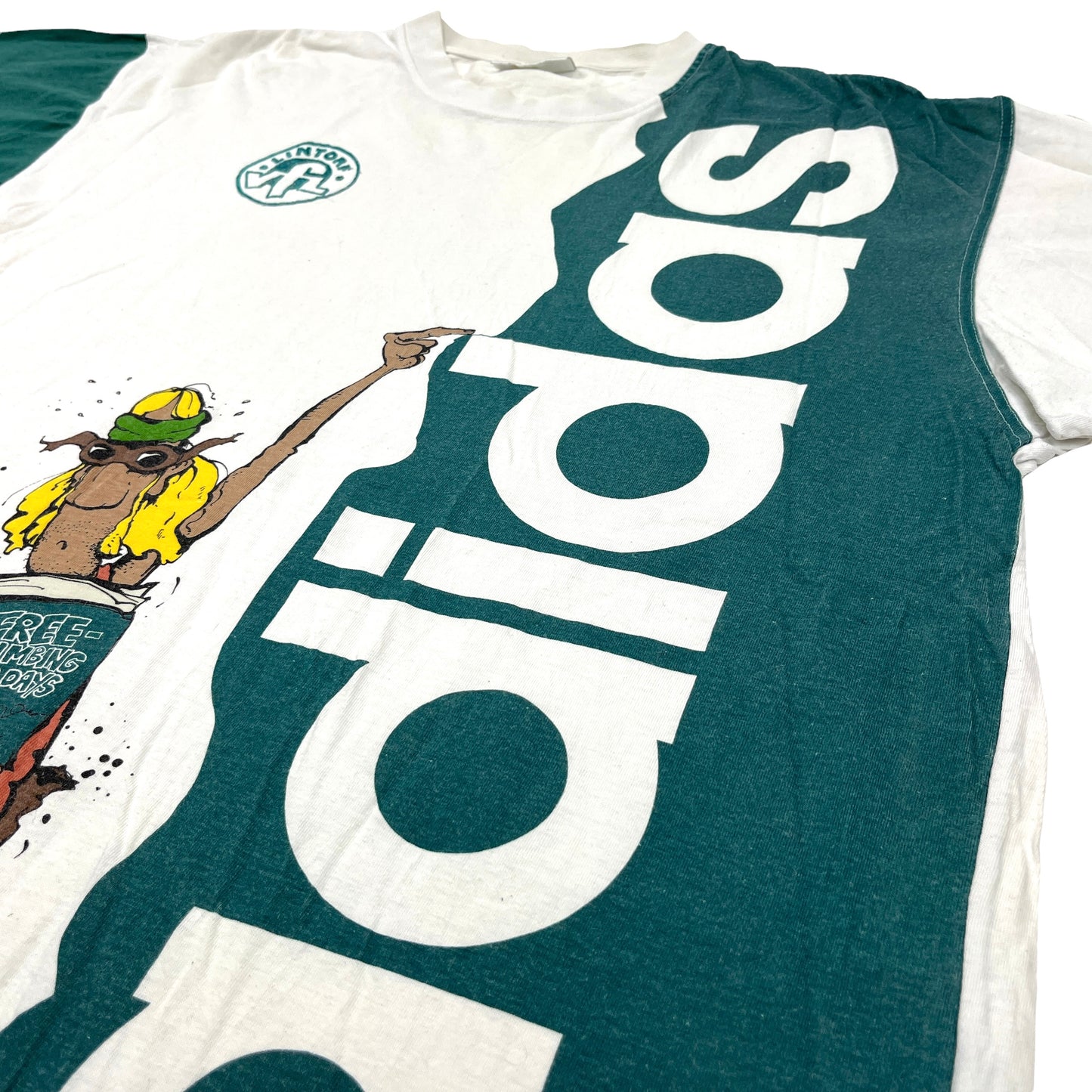 0847 Adidas Vintage 80s „free climbing“ Tshirt