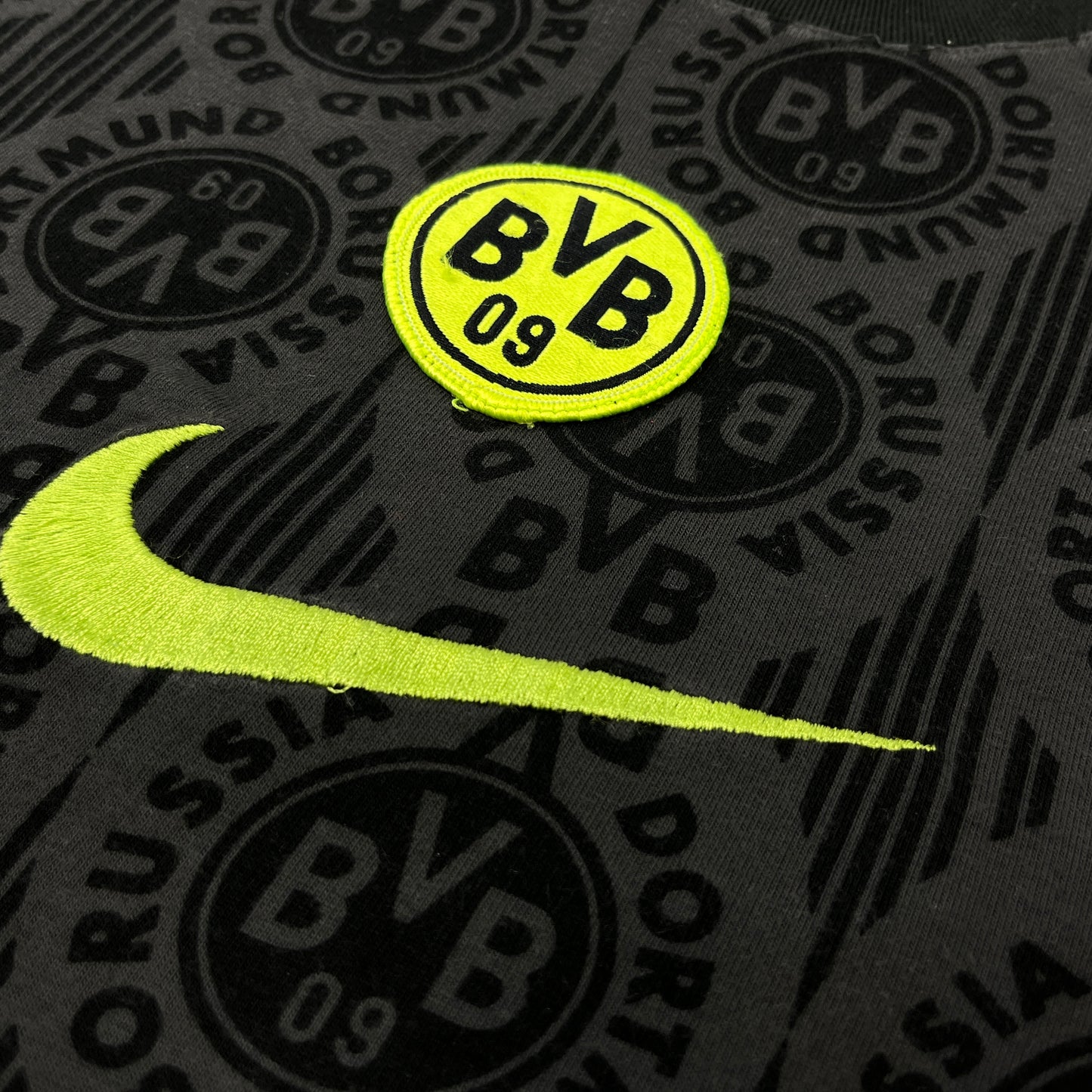 0864 Nike 90s Borussia Dortmund Tshirt