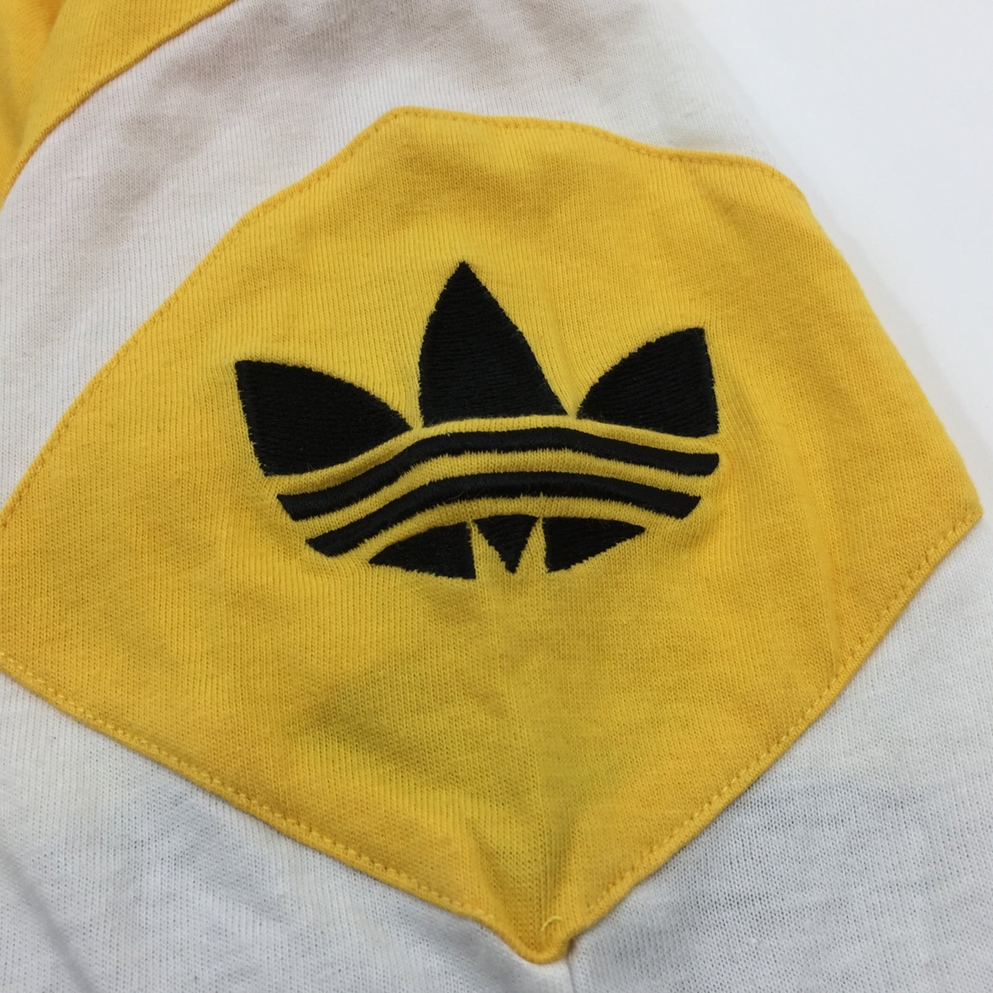 0369 Adidas Vintage 90‘s „Hölle“ T-Shirt