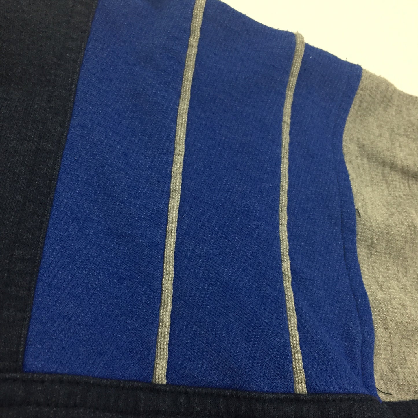 0020 Adidas Vintage Sweater