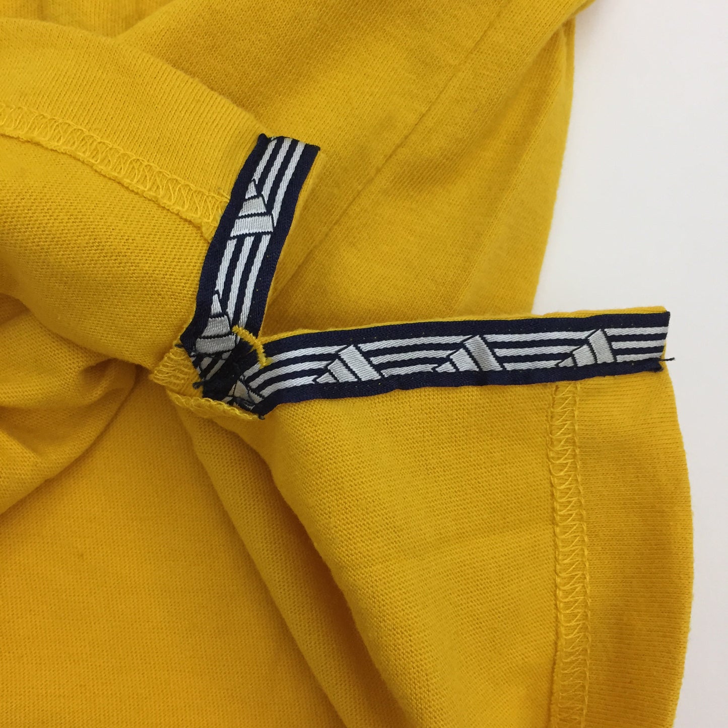 0083 Adidas Vintage T-Shirt